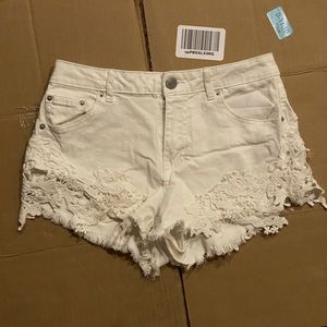Rue 21 Lace bottom daisy dukes
